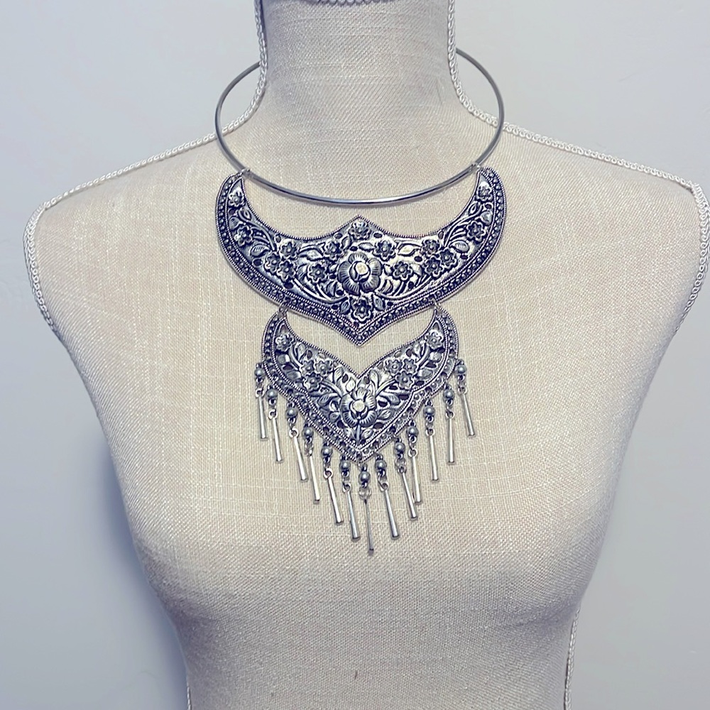 Hmong Miao necklace with pair of earrings fashion jewelry.